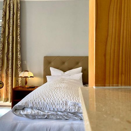 Ratskeller Hotel & Restaurant Lindow Bagian luar foto