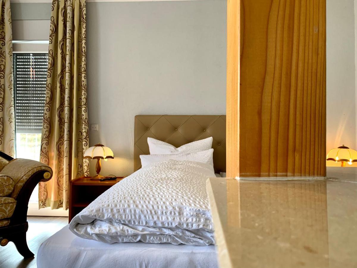 Ratskeller Hotel & Restaurant Lindow Bagian luar foto