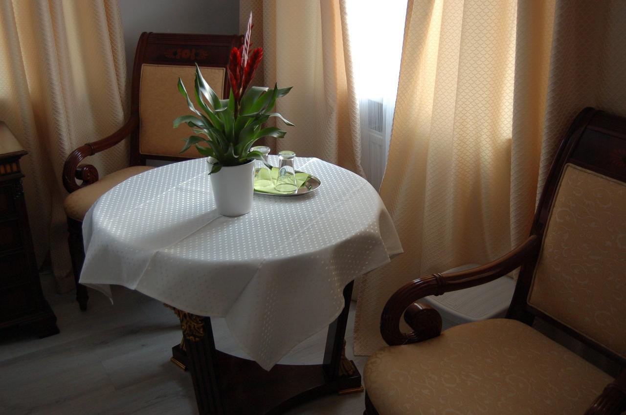 Ratskeller Hotel & Restaurant Lindow Bagian luar foto